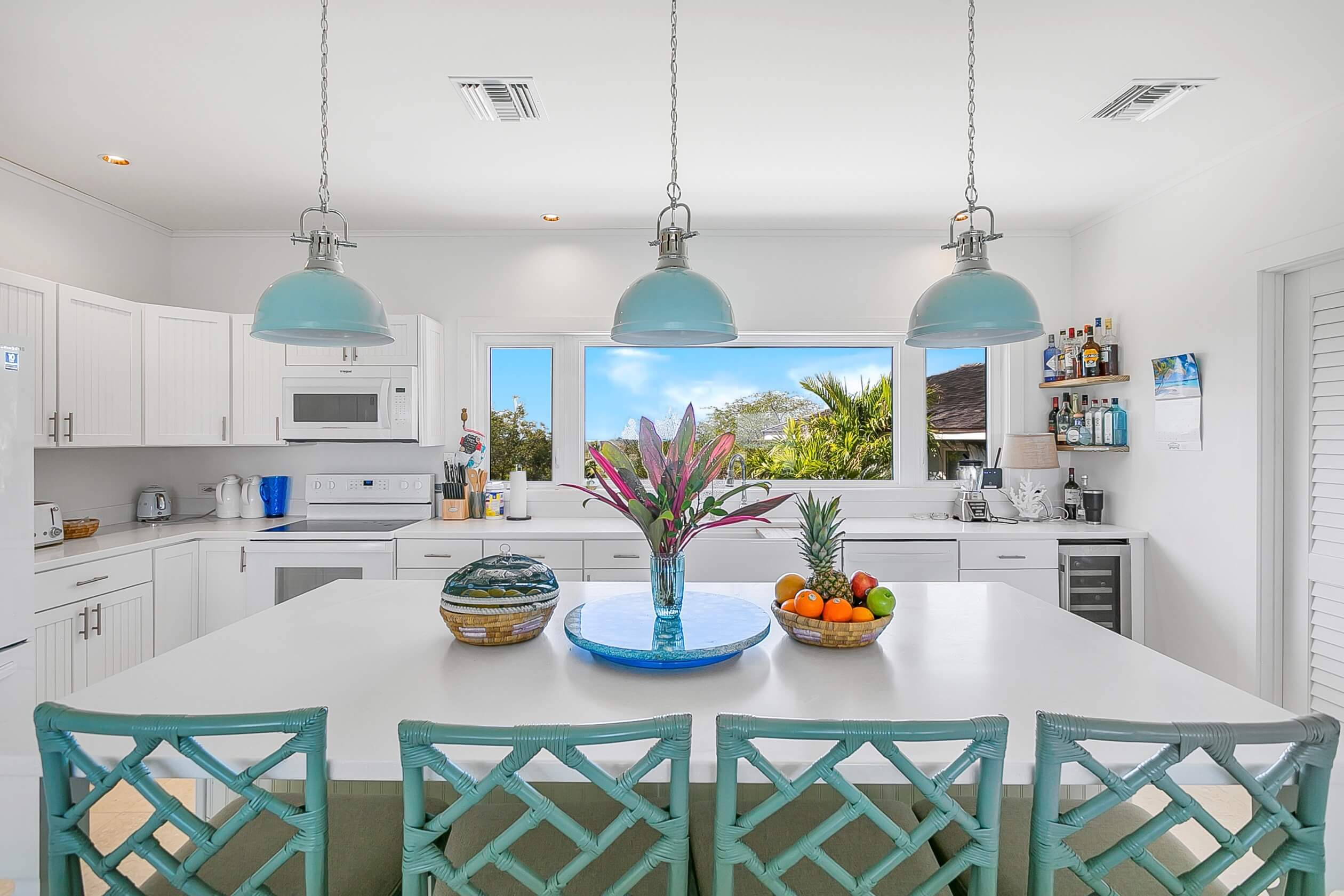 Kitchentable Bahari house Great Exuma Bahamas